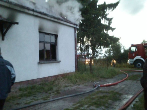 Pożar budynku w Tyszkach Nadborach [29.06.2013] - zdjęcie #5 - eOstroleka.pl