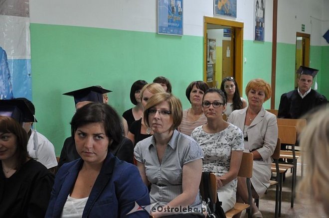 WSES: Uroczyste Wręczenie Dyplomów Ukończenia Studiów [30.06.2013] - zdjęcie #15 - eOstroleka.pl