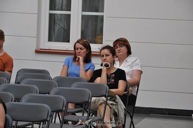 „Trzech ich i dwie one, muzyczne piękno wcielone” [03.07.2013] - zdjęcie #2 - eOstroleka.pl