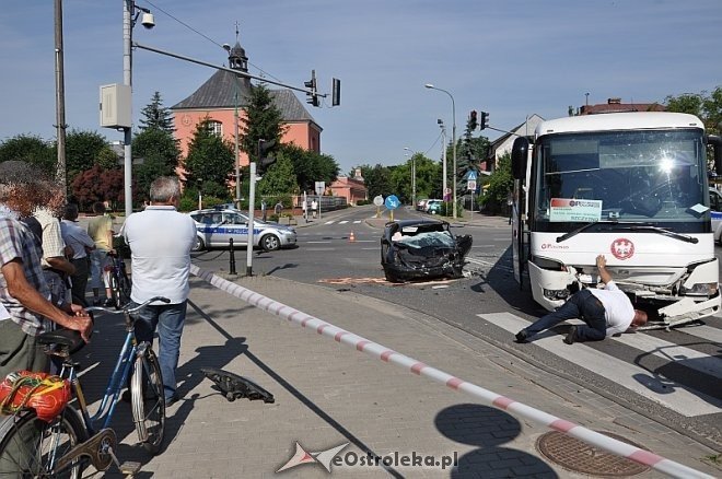 Wypadek na skrzyżowaniu ul. Bogusławskiego i ul. Piłsudskiego [05.07.2013] - zdjęcie #4 - eOstroleka.pl