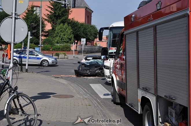 Wypadek na skrzyżowaniu ul. Bogusławskiego i ul. Piłsudskiego [05.07.2013] - zdjęcie #6 - eOstroleka.pl