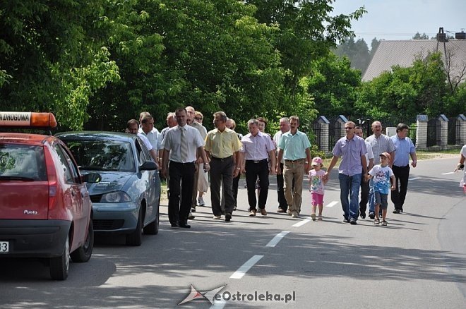 Uroczyste otwarcie mostu Łęgu Starościńskim i prawie 23 km dróg w gminie Lelis [05.07.2013] - zdjęcie #13 - eOstroleka.pl