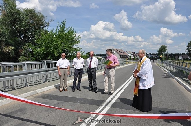 Uroczyste otwarcie mostu Łęgu Starościńskim i prawie 23 km dróg w gminie Lelis [05.07.2013] - zdjęcie #48 - eOstroleka.pl