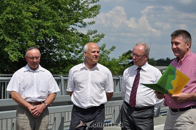 Uroczyste otwarcie mostu Łęgu Starościńskim i prawie 23 km dróg w gminie Lelis [05.07.2013] - zdjęcie #28 - eOstroleka.pl