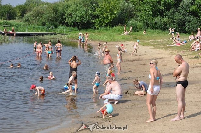 Wypoczynek i ochłoda na plaży w Ostrołęce [05.07.2013]  - zdjęcie #5 - eOstroleka.pl