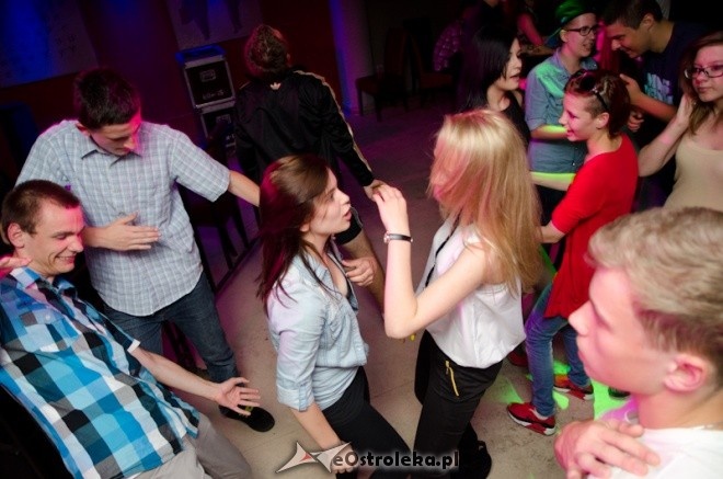 Piątkowa noc w klubie U Studentów [06.07.2013] - zdjęcie #4 - eOstroleka.pl
