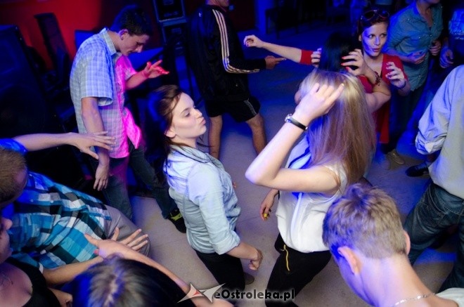 Piątkowa noc w klubie U Studentów [06.07.2013] - zdjęcie #15 - eOstroleka.pl