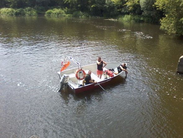 Akcja poszukiwania 19-latka zaginionego w miejscowości Smrock [10.07.2013] - zdjęcie #7 - eOstroleka.pl
