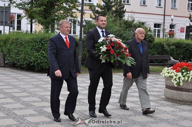 SLD: Hołd ofiarom zbrodni wołyńskiej [11.07.2013] - zdjęcie #3 - eOstroleka.pl