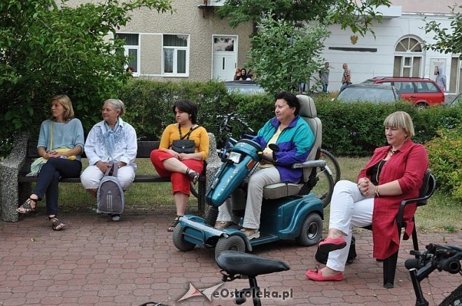 „Sztukmistrz Śpiewa” – recital Jana Kondraka w ramach ArtCzwartków [11.07.2013] - zdjęcie #17 - eOstroleka.pl