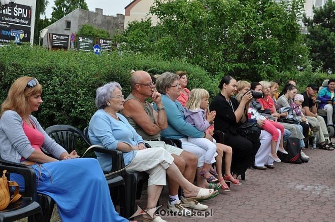 „Sztukmistrz Śpiewa” – recital Jana Kondraka w ramach ArtCzwartków [11.07.2013] - zdjęcie #12 - eOstroleka.pl