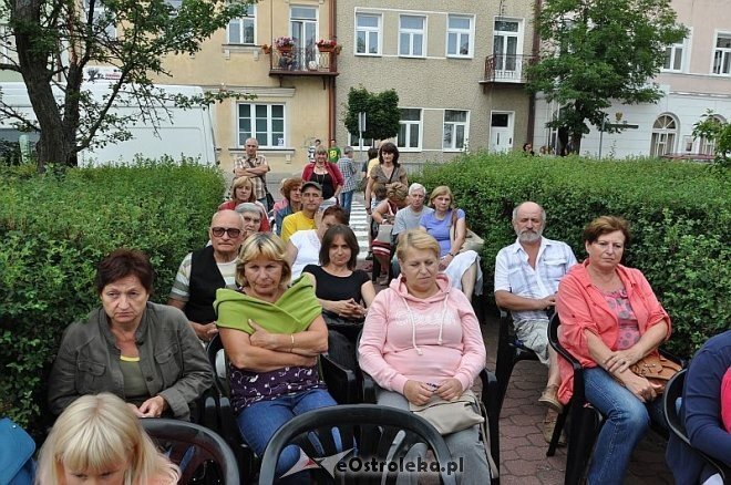 „Sztukmistrz Śpiewa” – recital Jana Kondraka w ramach ArtCzwartków [11.07.2013] - zdjęcie #5 - eOstroleka.pl