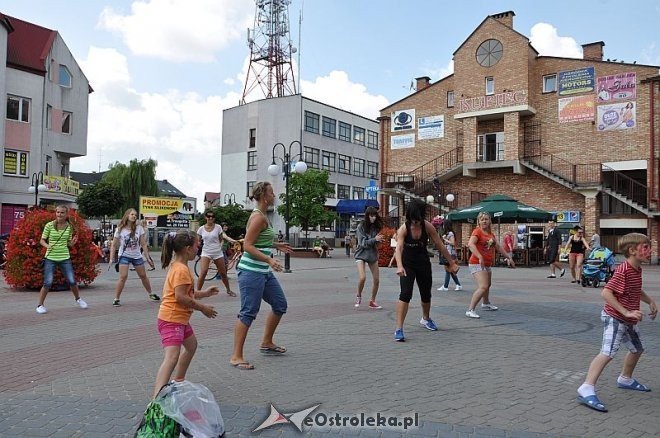 Ostrołęka: Wakacje z Zumbą [13.07.2013] - zdjęcie #53 - eOstroleka.pl