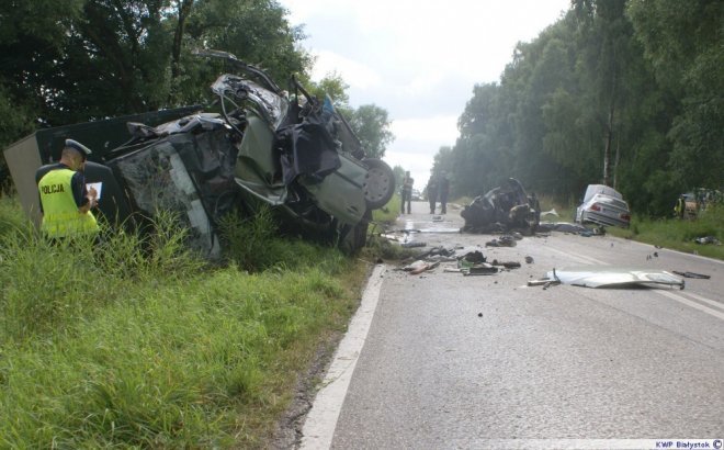 Podbagny: Śmiertelny wypadek. Zginęły trzy osoby [13.07.2013] - zdjęcie #5 - eOstroleka.pl