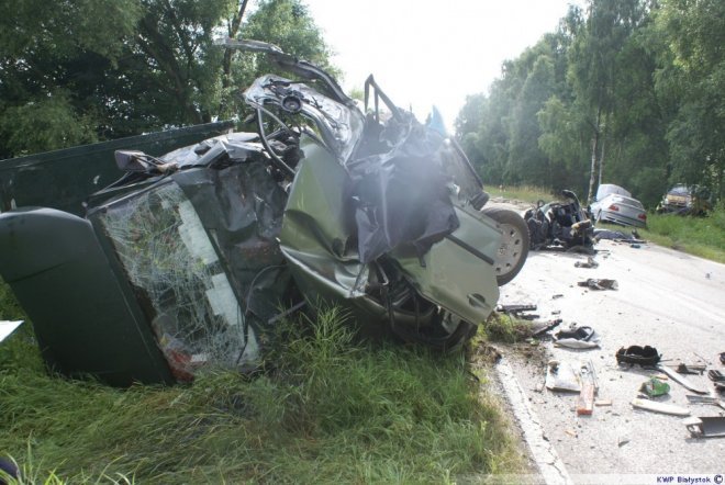 Podbagny: Śmiertelny wypadek. Zginęły trzy osoby [13.07.2013] - zdjęcie #7 - eOstroleka.pl