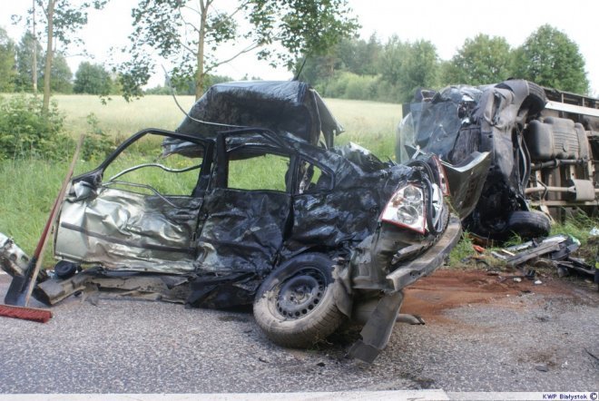Podbagny: Śmiertelny wypadek. Zginęły trzy osoby [13.07.2013] - zdjęcie #9 - eOstroleka.pl