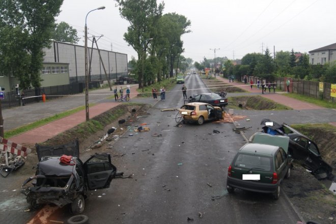Żyrardów: Zderzenie pięciu samochodów [13.07.2013] - zdjęcie #1 - eOstroleka.pl