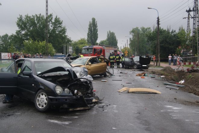 Żyrardów: Zderzenie pięciu samochodów [13.07.2013] - zdjęcie #3 - eOstroleka.pl