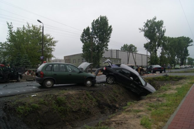 Żyrardów: Zderzenie pięciu samochodów [13.07.2013] - zdjęcie #6 - eOstroleka.pl
