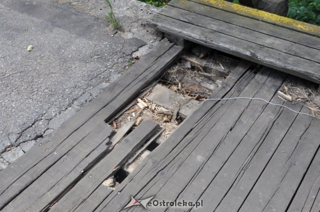Drewniany most w Krukach zamknięty [15.07.2013] - zdjęcie #13 - eOstroleka.pl
