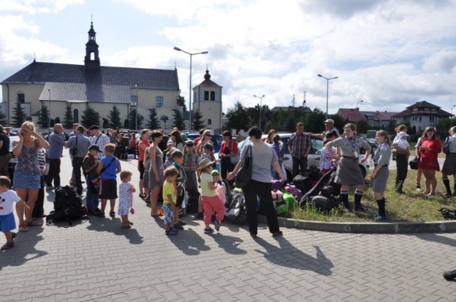 Dzieci i młodzież z Hufca ZHP Ostrołęka wyjechała na obóz [17.07.2013] - zdjęcie #1 - eOstroleka.pl