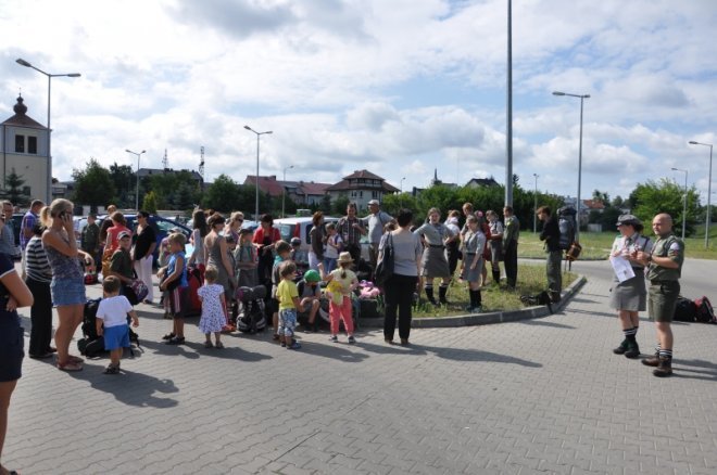 Dzieci i młodzież z Hufca ZHP Ostrołęka wyjechała na obóz [17.07.2013] - zdjęcie #14 - eOstroleka.pl
