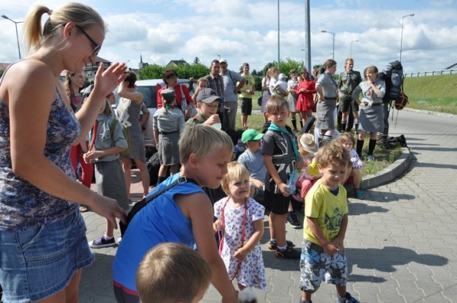Dzieci i młodzież z Hufca ZHP Ostrołęka wyjechała na obóz [17.07.2013] - zdjęcie #8 - eOstroleka.pl