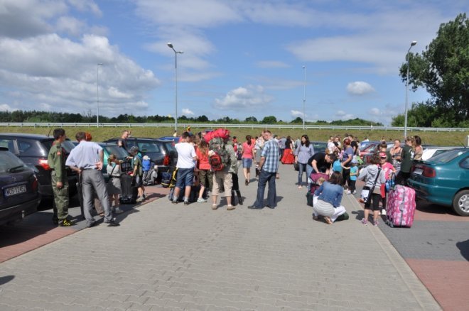 Dzieci i młodzież z Hufca ZHP Ostrołęka wyjechała na obóz [17.07.2013] - zdjęcie #1 - eOstroleka.pl