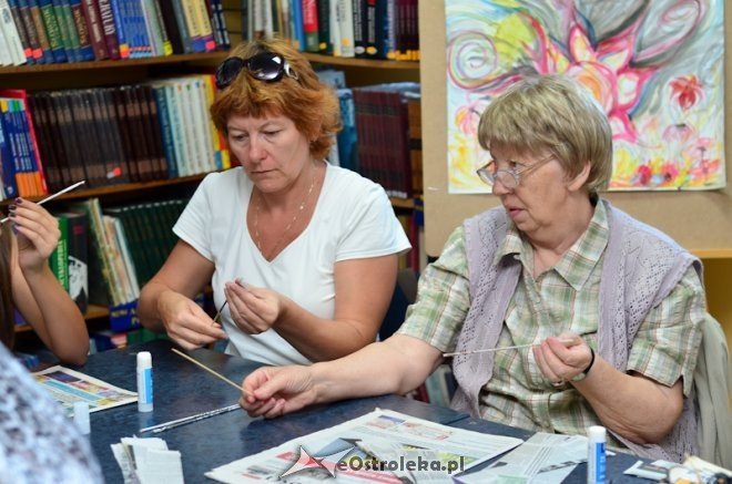 Gazetowe plecionki w Bibliotece Gminnej w Rzekuniu [17.07.2013] - zdjęcie #9 - eOstroleka.pl