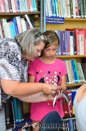 Gazetowe plecionki w Bibliotece Gminnej w Rzekuniu [17.07.2013] - zdjęcie #22 - eOstroleka.pl