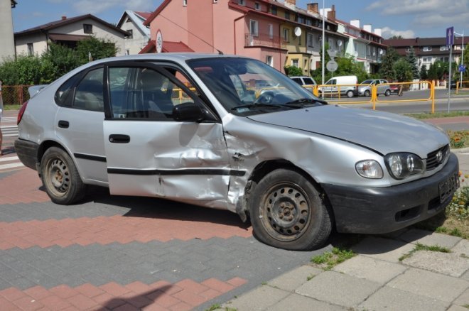 Kolizja na skrzyżowaniu ulic Korczaka i Poznańskiej [18.07.2013] - zdjęcie #12 - eOstroleka.pl