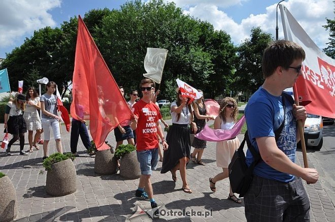 Marsz dla Jezusa ulicami Ostrołęki [18.07.2013] - zdjęcie #13 - eOstroleka.pl