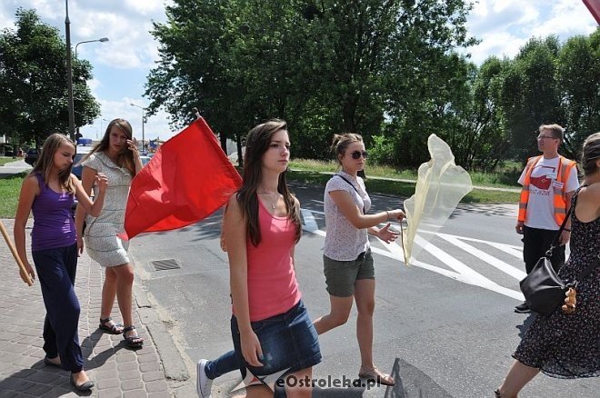 Marsz dla Jezusa ulicami Ostrołęki [18.07.2013] - zdjęcie #15 - eOstroleka.pl