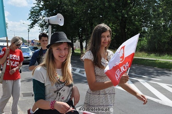 Marsz dla Jezusa ulicami Ostrołęki [18.07.2013] - zdjęcie #17 - eOstroleka.pl