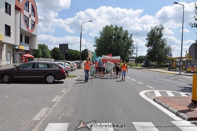 Marsz dla Jezusa ulicami Ostrołęki [18.07.2013] - zdjęcie #52 - eOstroleka.pl