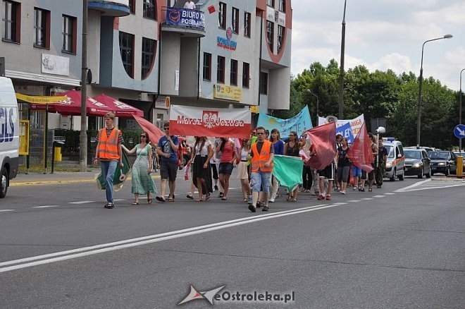 Marsz dla Jezusa ulicami Ostrołęki [18.07.2013] - zdjęcie #34 - eOstroleka.pl