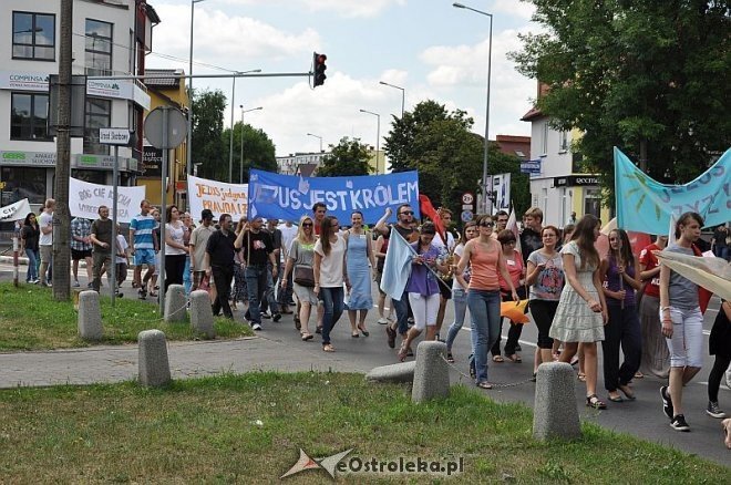 Marsz dla Jezusa ulicami Ostrołęki [18.07.2013] - zdjęcie #50 - eOstroleka.pl