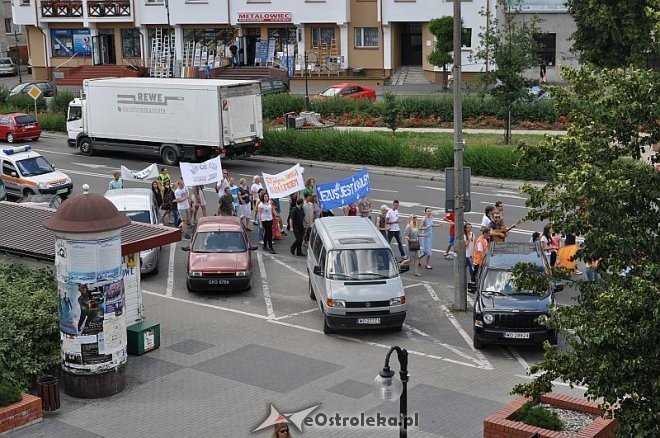 Marsz dla Jezusa ulicami Ostrołęki [18.07.2013] - zdjęcie #66 - eOstroleka.pl