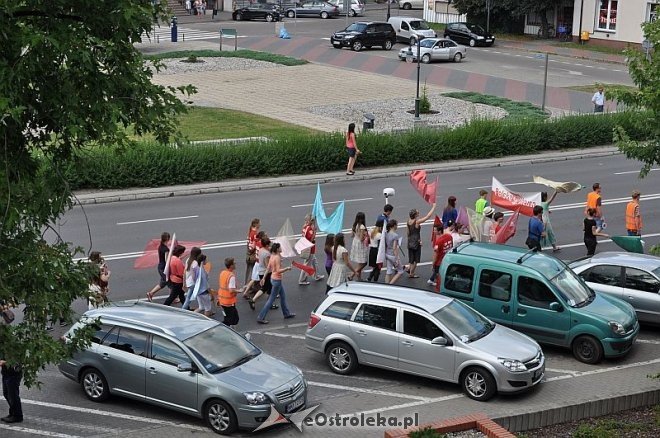 Marsz dla Jezusa ulicami Ostrołęki [18.07.2013] - zdjęcie #68 - eOstroleka.pl