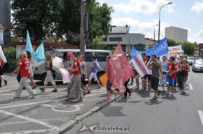 Marsz dla Jezusa ulicami Ostrołęki [18.07.2013] - zdjęcie #78 - eOstroleka.pl
