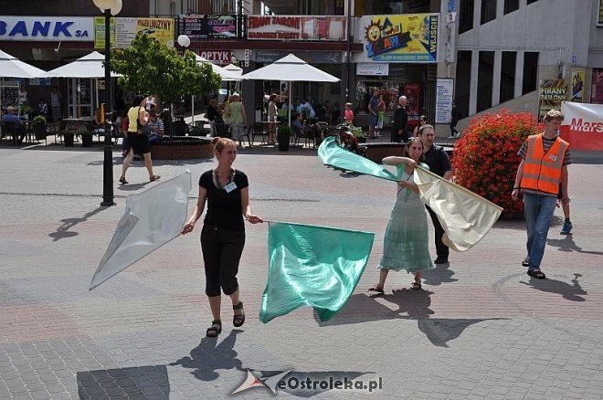 Marsz dla Jezusa ulicami Ostrołęki [18.07.2013] - zdjęcie #21 - eOstroleka.pl