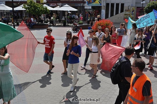 Marsz dla Jezusa ulicami Ostrołęki [18.07.2013] - zdjęcie #15 - eOstroleka.pl