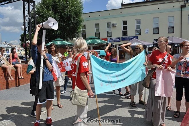 Marsz dla Jezusa ulicami Ostrołęki [18.07.2013] - zdjęcie #7 - eOstroleka.pl