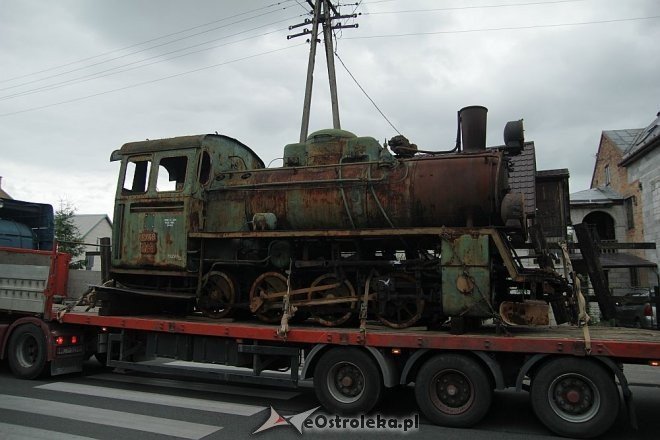 Zabytkowa lokomotywa już jest w Ostrołęce [19.07.2013] - zdjęcie #3 - eOstroleka.pl