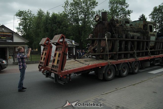Zabytkowa lokomotywa już jest w Ostrołęce [19.07.2013] - zdjęcie #9 - eOstroleka.pl