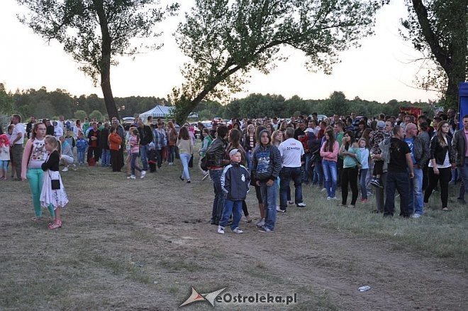 „Noc z gwiazdami pod gwiazdami” w Szarłacie [20.07.2013] - zdjęcie #149 - eOstroleka.pl