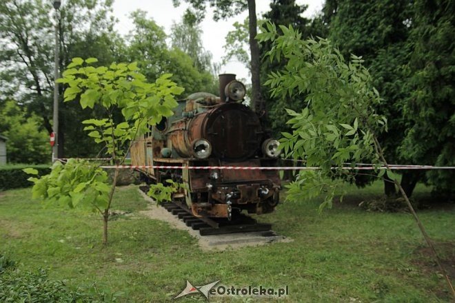 Zabytkowa lokomotywa stanęła na torach [25.07.20013] - zdjęcie #1 - eOstroleka.pl