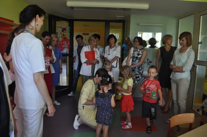 II edycja akcji „Książka dla Szpitala” dobiegła końca [25.07.2013] - zdjęcie #17 - eOstroleka.pl