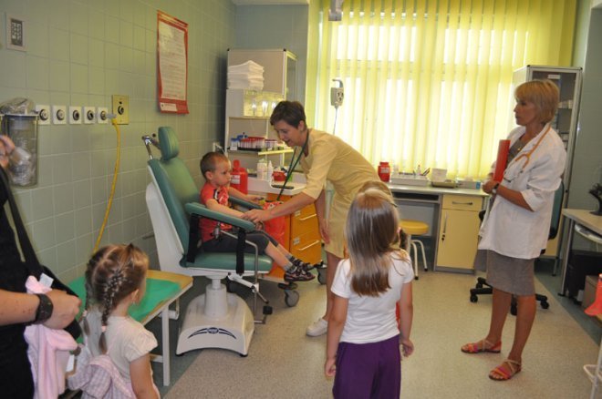 II edycja akcji „Książka dla Szpitala” dobiegła końca [25.07.2013] - zdjęcie #16 - eOstroleka.pl