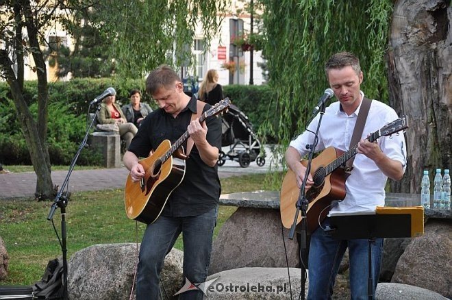 Art Czwartkowy koncert duetu: Darek Czarny & Rafał Nosal [25.07.2013] - zdjęcie #3 - eOstroleka.pl